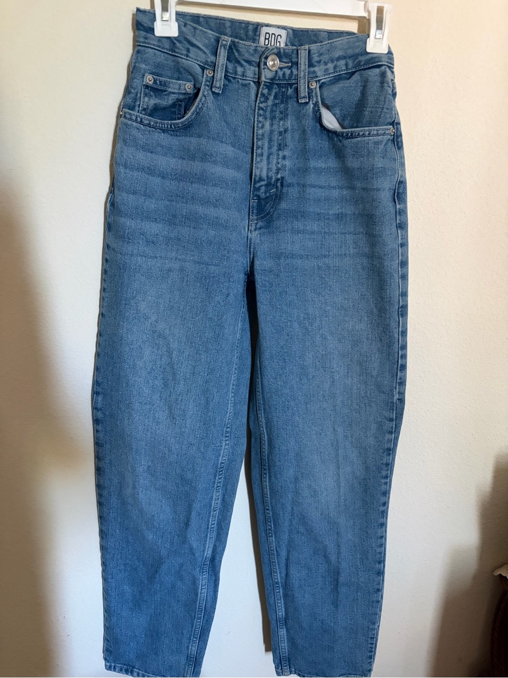 BDG High-Rise Baggy Jeans in Medium Wash Blue Size 26 Y2K